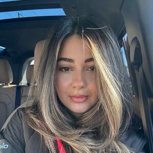 Meet your Posher, Mia